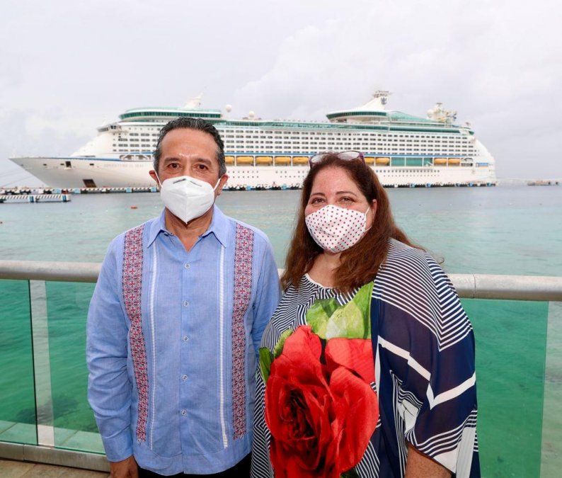 Carlos Joaquín y Marisol Venegas, ahora extitular de Sedetur.