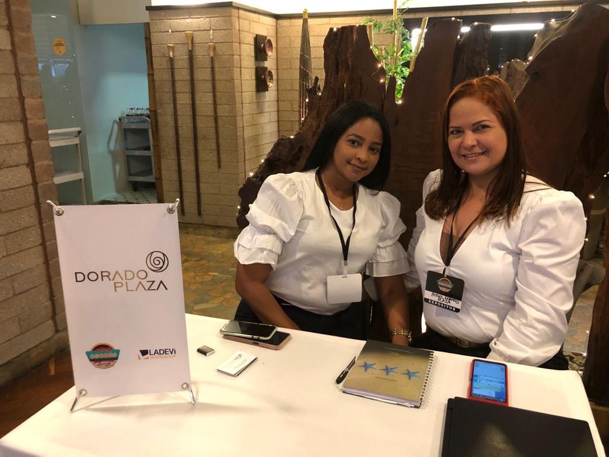 Equipo de Dorado Plaza, durante el Workshop de Ladevi en Medellín.