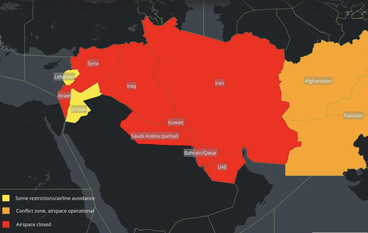 Mapa de los espacios a&eacute;reos comprometidos en Medio Oriente y que complican las operativas de las aerol&iacute;neas.