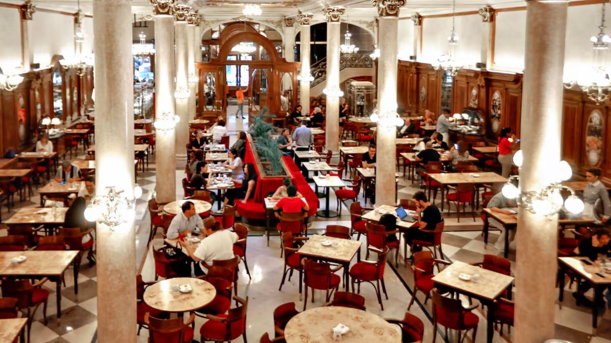 Bares Notables de Buenos Aires: un viaje histórico a través del café