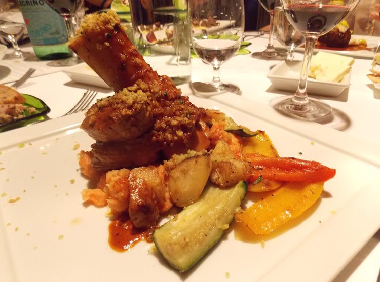 El humeante osobuco que tuve el honor de recibir.