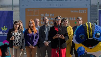 La Subsecretaria de Turismo, Verónica Pardo, fue parte de las autoridades presentes en la presentación de la guía.&nbsp;