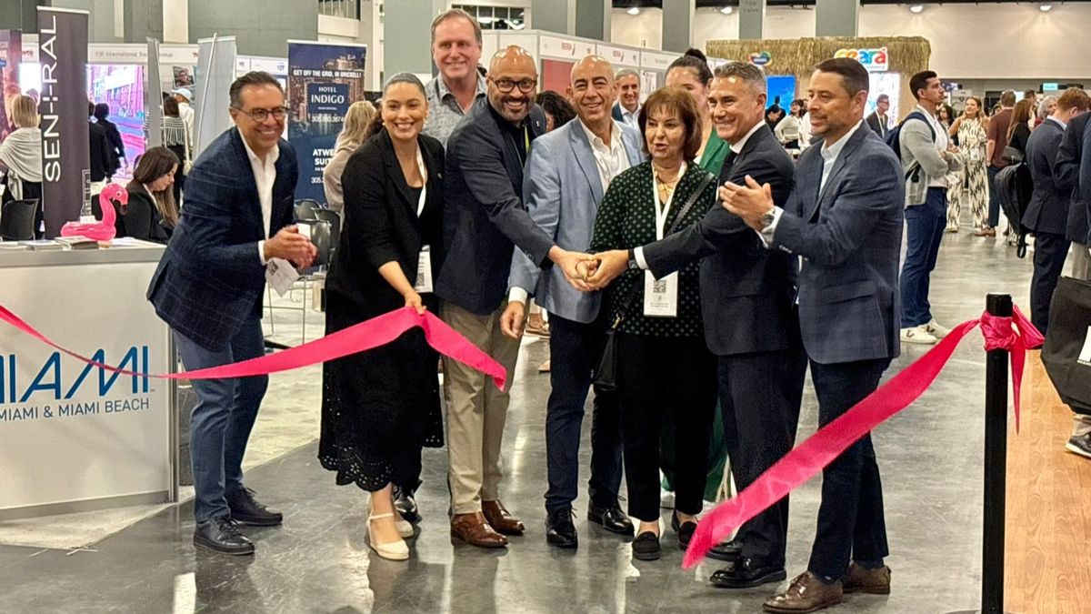 Las autoridades de WTE Miami en el corte de cintas oficial del evento de turismo. Las autoridades de WTE Miami en el corte de cintas oficial del evento de turismo.