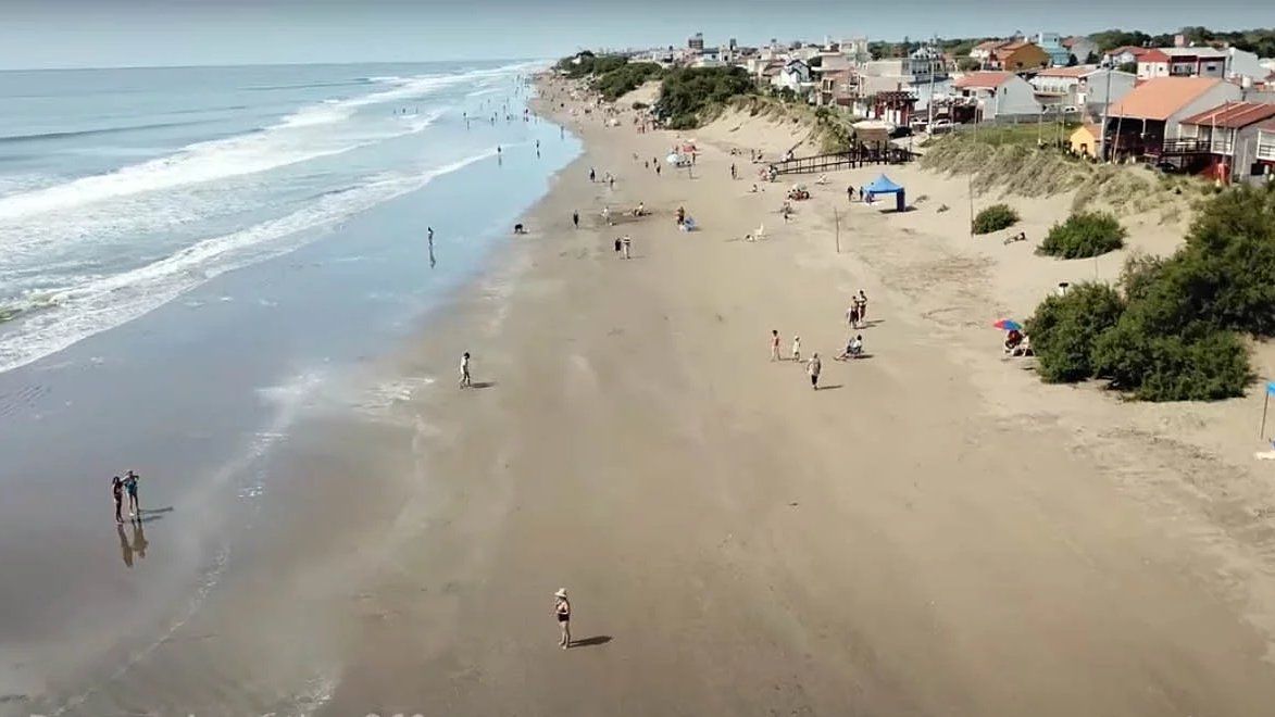 Las Toninas es una de las playas más económicas para disfrutar de tu verano en Buenos Aires. Las Toninas es una de las playas más económicas para disfrutar de tu verano en Buenos Aires.