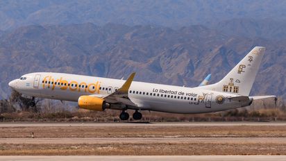 Flybondi suma un nuevo episodio en la crisis sin fin: por un juicio laboral, le embargan las cuentas.