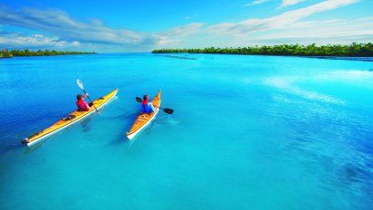 Aguas claras para surcar en kayak.