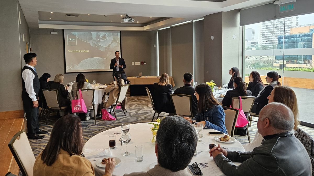 Almuerzo para agencias en el Cruise Fest. 