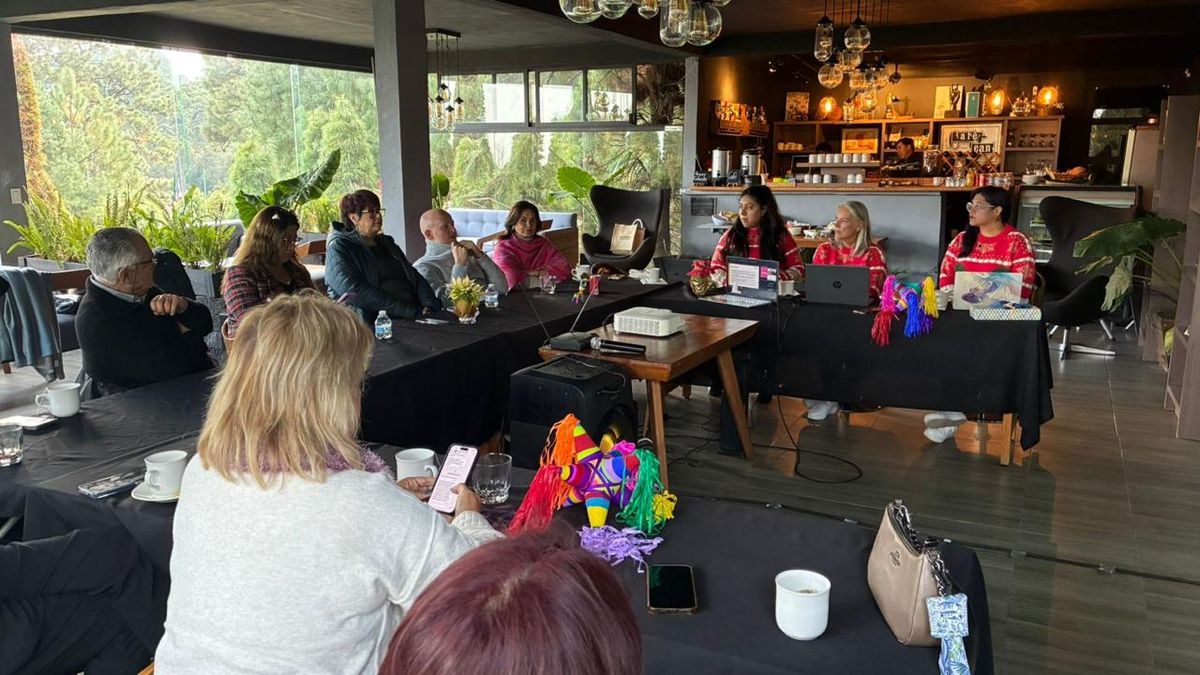 La celebración inició con la junta de consejo, durante la cual se revisó el informe anual.
