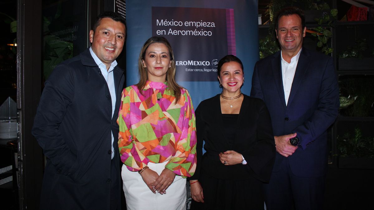 Edwin Lopez, ejecutivo de Ventas, Andrea Fernanda Figueroa,&nbsp; ejecutiva de Ventas, &nbsp;Esperanza Téllez, gerente de Ventas y José Zapata, vicepresidente de Ventas para Norteamérica y Latinoamérica de Aeroméxico.