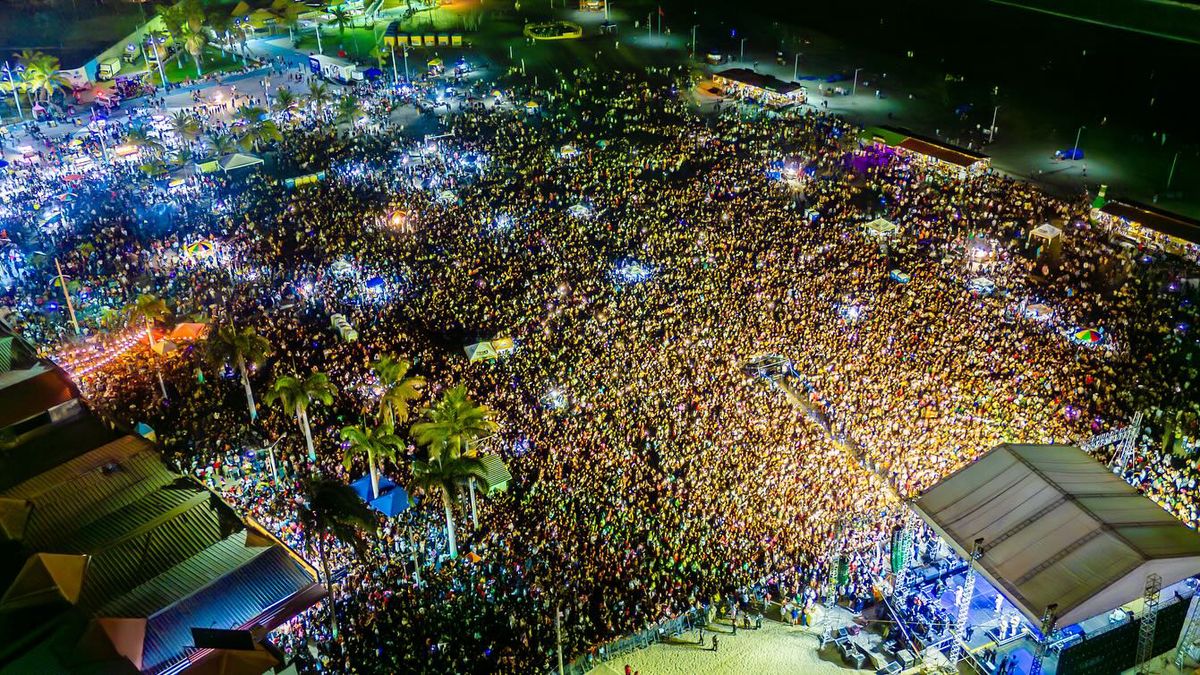 Varios conciertos en Manta convocaron a una alta afluencia de turistas durante el feriado de noviembre.