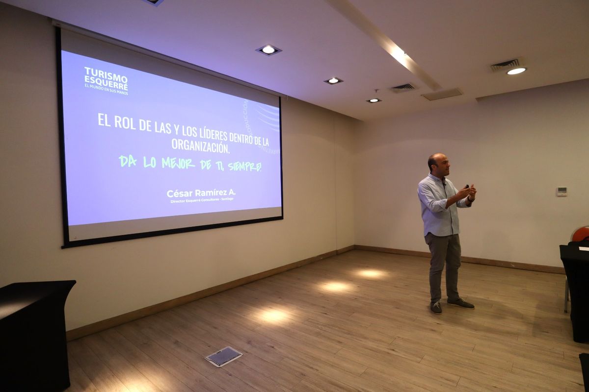 C&eacute;sar Ram&iacute;rez, Director en Santiago de Esquerr&eacute; Consultores y OPC.