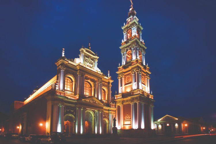 El Convento San Francisco es un ícono del turismo religioso en Salta.