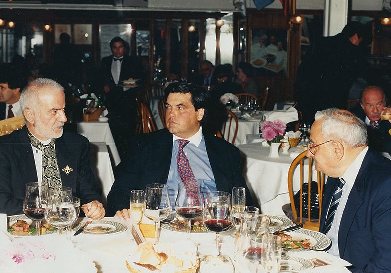 Ramiro Rodríguez Pardo junto a Jean Paul Bondoux y Miguel Brascó en el restaurante Catalinas.