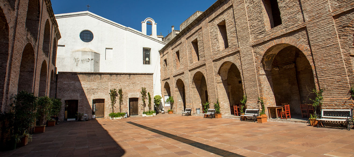 La Manzana de las Luces es considerada la más antigua que todavía se conserva en pie en Buenos Aires.