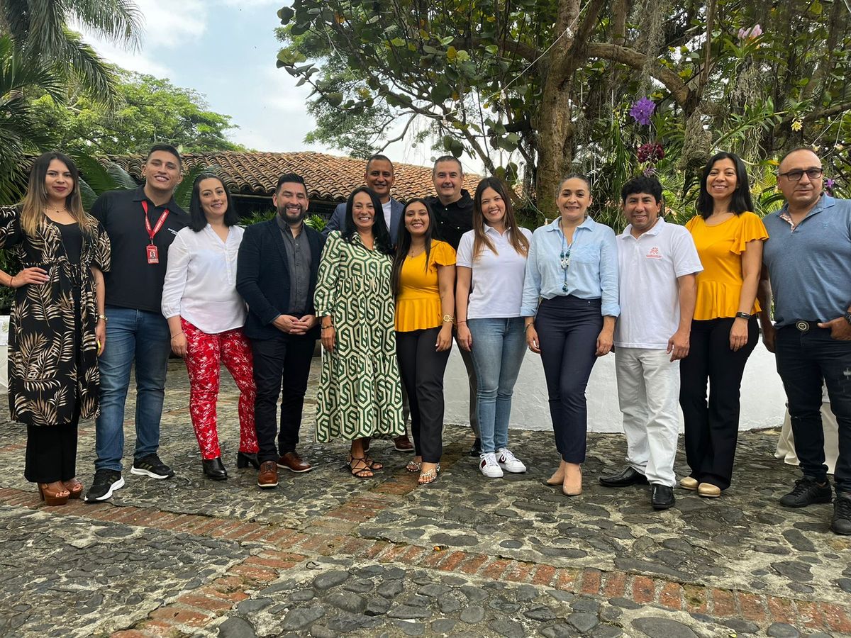 Caravana de promoción de Universal Group en Colombia.