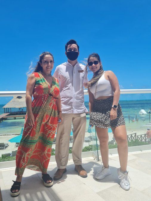 La gerente de Viajar Consentido, Carolina García, y la gerente de Mente Viajera, Melissa Hincapié en AMResorts.&nbsp;