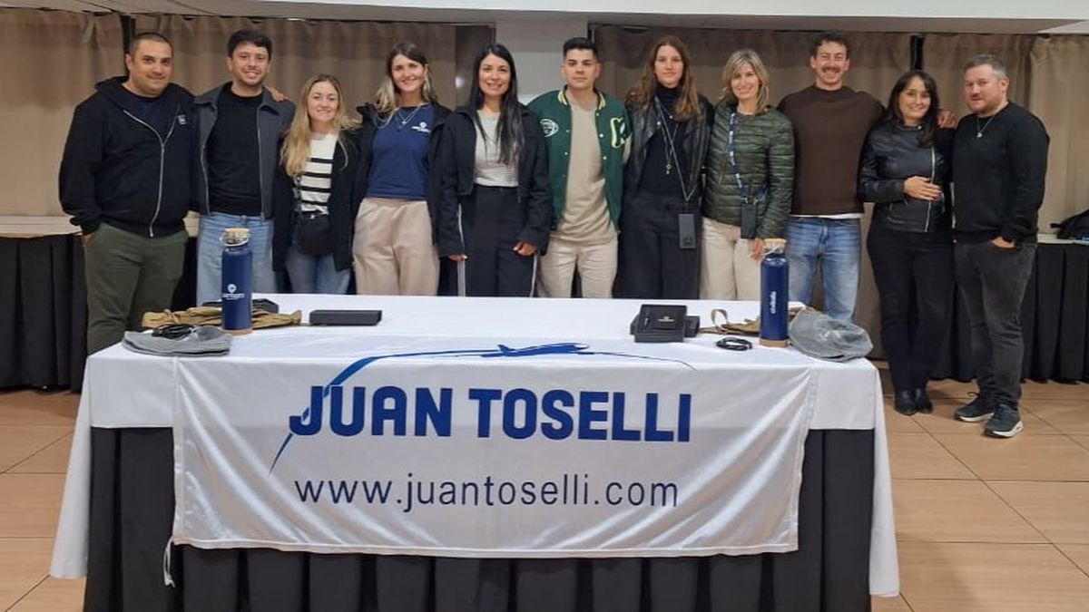 Representantes de los partners que acompañan el evento y profesionales de diversas áreas del operador.