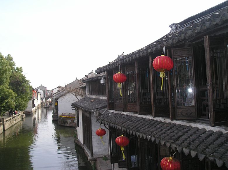 Zhouzhuang es conocida como `La Venecia de Oriente´por la similitud de sus canales con los de la ciudad europea