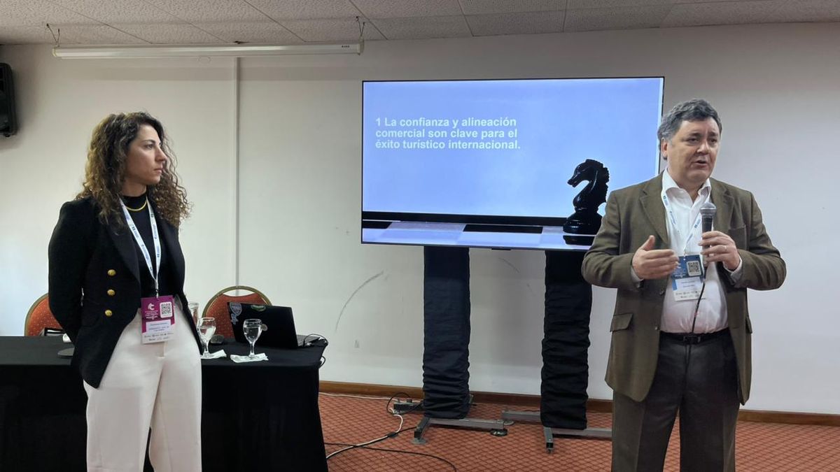En el Congreso de Agentes de Viajes de Faevyt, Martín Zanone, director de Eurotur, y Florencia Antonio, directora de Freedom Patagonia, brindaron un taller sobre turismo receptivo local y DMC.