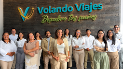 Equipo de Volando Viajes y sus 4 años de trayectoria consolidada en el mercado peruano.
