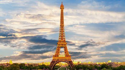 La Torre Eiffel ya está abierta a los visitantes.