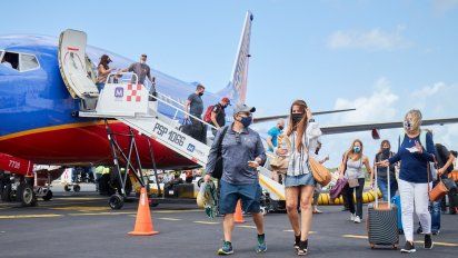 Turismo internacional cae 53.7% en primer trimestre.