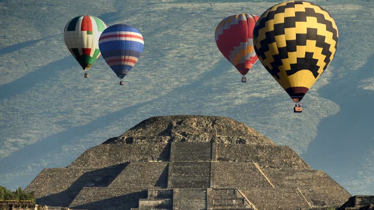 Mundial de Fútbol en México: Teotihuacán se puede disfrutar desde lo alto en un paseo en globo. 