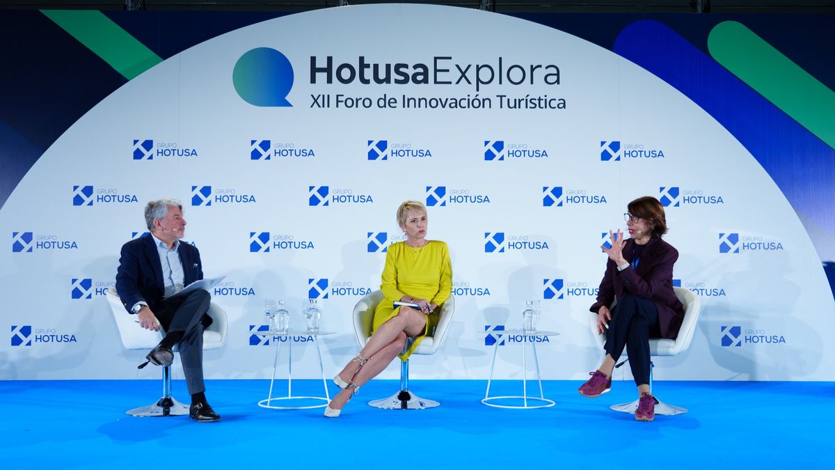 Hotusa Explora: Carme Artigas, ex secretaria de Estado de Modernización de España; Suzana Curic, Country Leader de AWS en España y Portugal; y Juan Pedro Moreno, presidente del Consejo Asesor Digitalización CM.