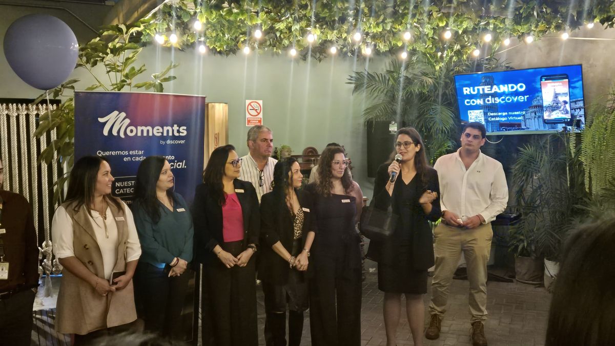 Discover Mayorista presentó su nuevo catálogo en un evento que combinó turismo, gastronomía y experiencias, junto a socios estratégicos del sector.