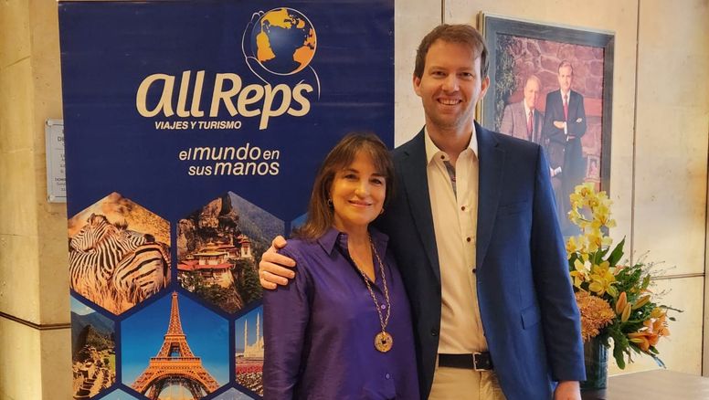 Odalys Bautista, directora general de All Reps y Markus Martinek, director comercial de Sato Tours.