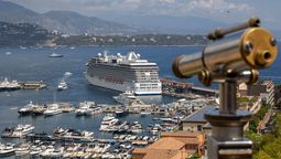 El barco Marina de Ocenia Cruises es una de las naves dispuestas para los circuitos que van desde 10 a 12 días.