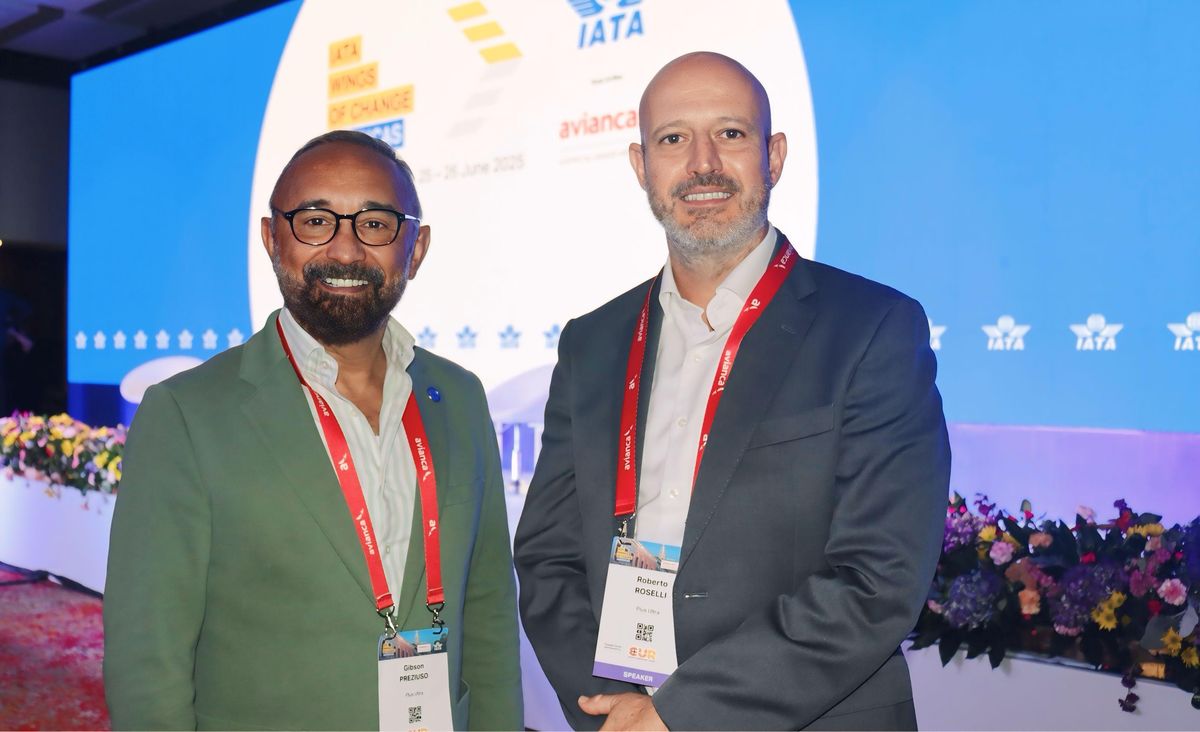 Gibson Preziuso, director de Alianzas, Comunicaciones y Asuntos de la Industria en Plus Ultra Líneas Aéreas y Roberto Roselli, CEO de Plus Ultra.