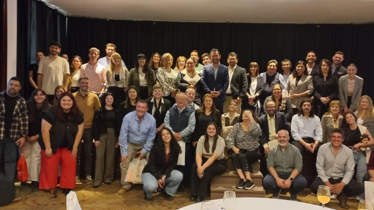Los profesionales en la presentación del Caribe Mexicano en Montevideo.