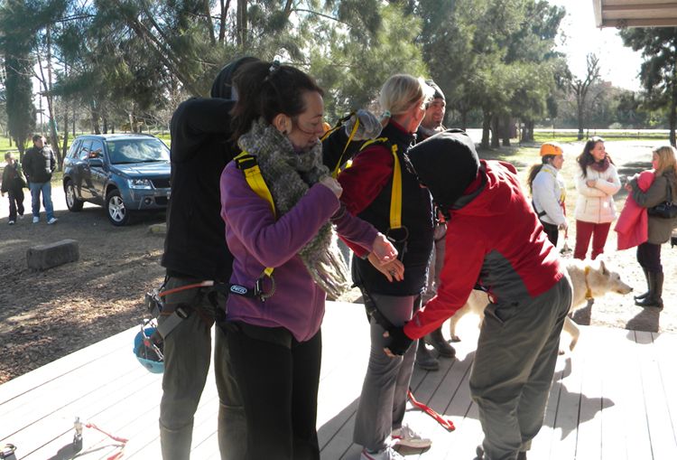 Los mecanicos de seguridad son importados desde Europa y los instructores se ocupan de que cada participante este contenido y no corra riesgos.