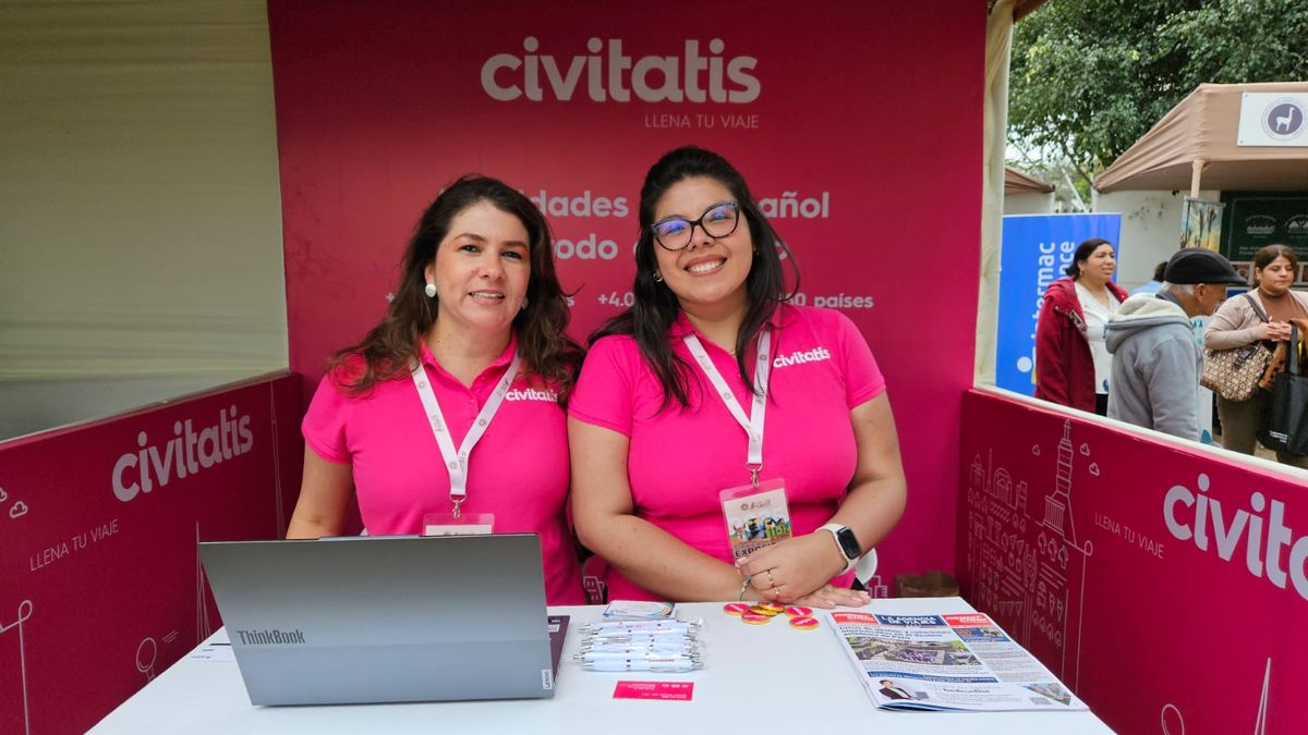 Carolina Padilla, Country Manager de Civitatis para Colombia y BDM en Perú y Ecuador; y Maria Pia Veliz, nueva Account Manager B2B de Perú.