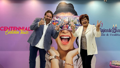 David Patiño, director comercial Special Tours; y Rocio de Castiblanco, fundadora de Viajesde15.com.