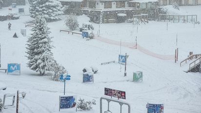 Expectantes por un receso invernal récord en Bariloche, las primeras acumulaciones en el Cerro Catedral llegan a los 30 cm.