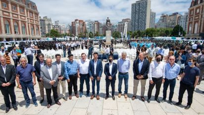 El gobernador de la provincia de Buenos Aires, Axel Kicillof, ratificó que, durante el verano, la vacunación será libre, gratuita y federal para los turistas que arriben al destino.