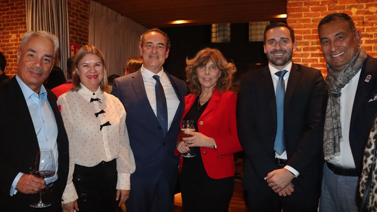 Gerardo Duque, VCH Travel;  José Manuel Martin y Pablo Segura, responsable de Marketing y Comunicación de Plus Ultra.