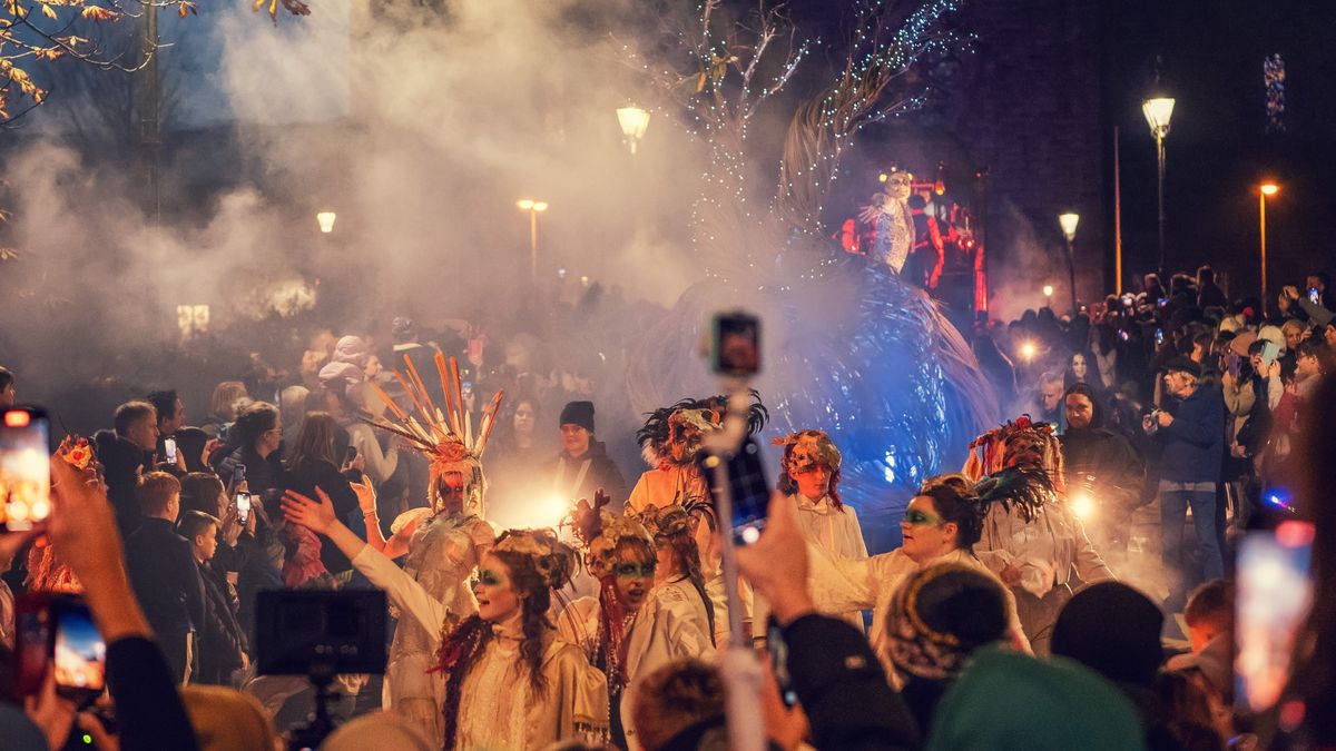 Stylish art and decor in MANA Medellín apartment