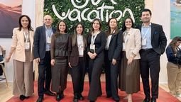 Ana María Roncón, Laura Muñoz, Monica Forero y equipo directivo de On Vacation.