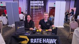 Vanessa Asencios y Diego Murillo de RateHawk.