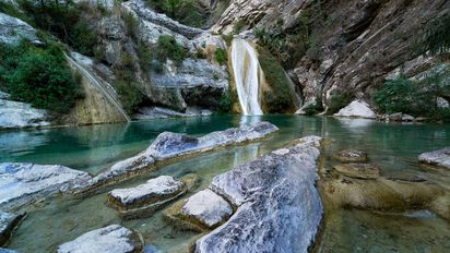Escapa del calor visitando estas cascadas cercanas a cabañas en Puebla.
