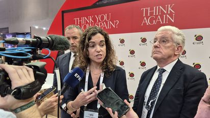 La secretaria de Estado de Turismo, Rosario Sánchez, atiende a los medios durante el WTM de Londres