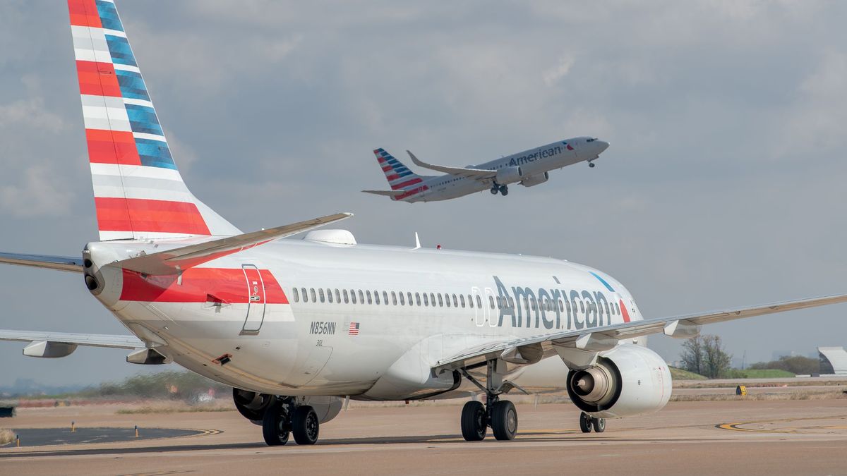 American Airlines debió paralizar sus vuelos en Estados Unidos a las 7 AM del 24 de diciembre, una de las fechas con mayor tráfico de pasajeros en el año. - Ladevi Medios y Soluciones American Airlines debió paralizar sus vuelos en Estados Unidos a las 7 AM del 24 de diciembre, una de las fechas con mayor tráfico de pasajeros en el año.