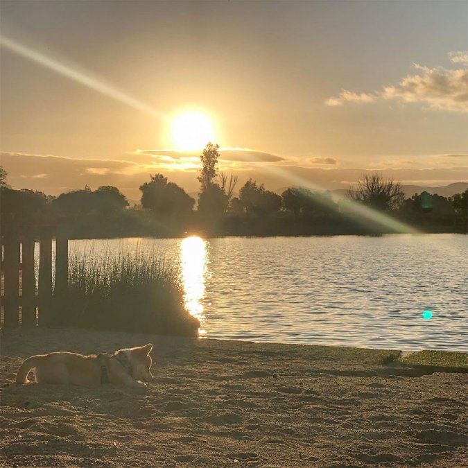 Escapadas. Laguna Esmeralda brinda vista a una gran puesta de sol. Escapadas. Laguna Esmeralda brinda vista a una gran puesta de sol.