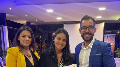 Andrea Estrella, gerenta financiera y; Jean Malavé, gerente comercial de Royal Caribbean Ecuador; compartieron con importantes agentes de viajes de Cuenca.