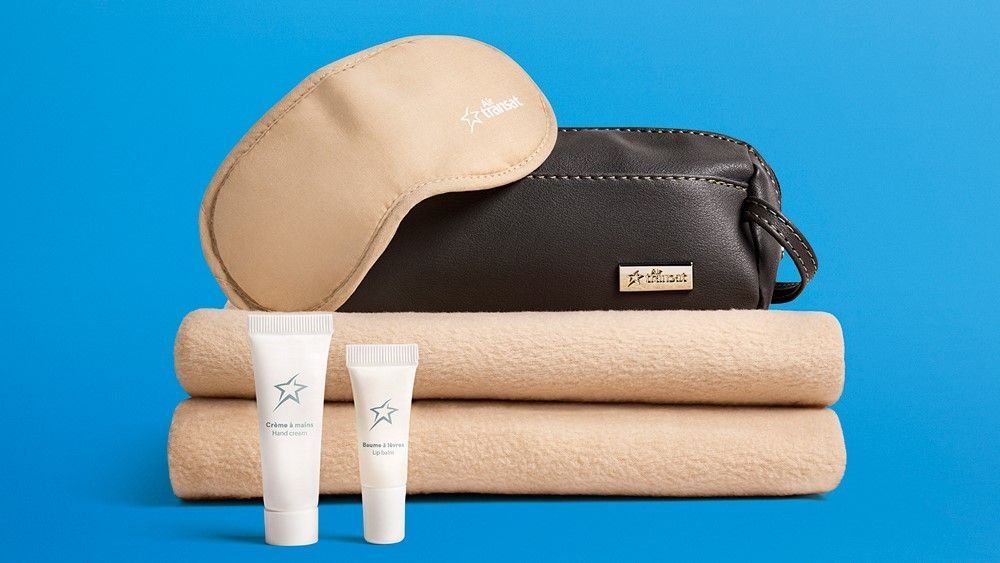 La categoría Club Class de Air Transat pone a disposición del pasajero amenidades cuidadosamente seleccionadas. La categoría Club Class de Air Transat pone a disposición del pasajero amenidades cuidadosamente seleccionadas.