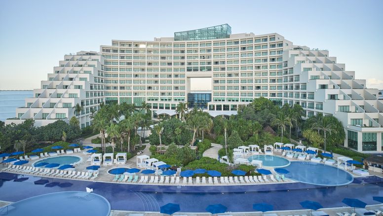 Grupo&nbsp;Posadas posee, arrienda, administra y comercializa 200 hoteles en más de 60 destinos bajo las marcas Live Aqua, Grand Fiesta Americana, Curamoria Collection, Fiesta Americana, The Explorean, Fiesta Inn, Gamma y one.