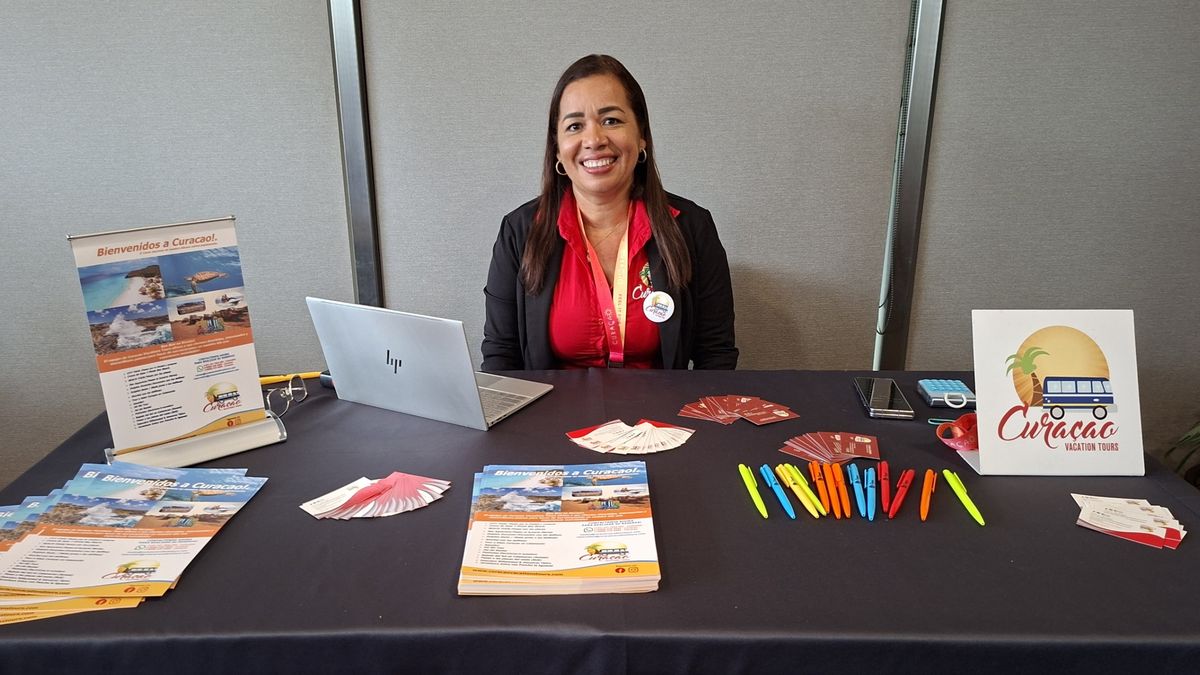 Lucila Elles de Curacao Vacation Tours.